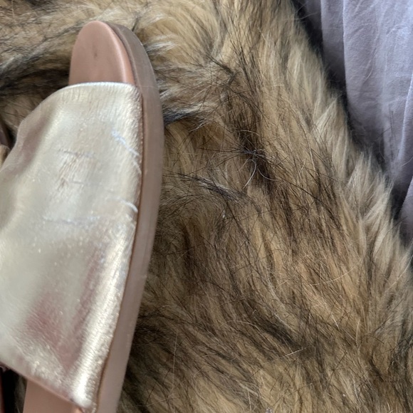 Steve Madden Metallic Gold Slide Sandals - Picture 3 of 6